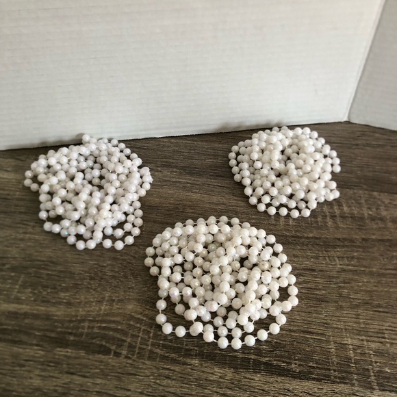 Vtg White Pearlescent Beaded Holiday Garland - Picture 1 of 7